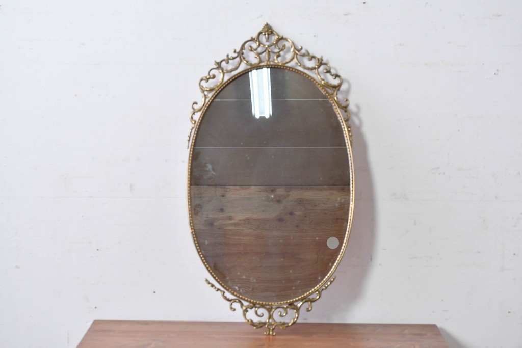 中古　イタリア製　真鍮フレーム　エレガントな透かし装飾の壁掛けミラー　(R-087430)