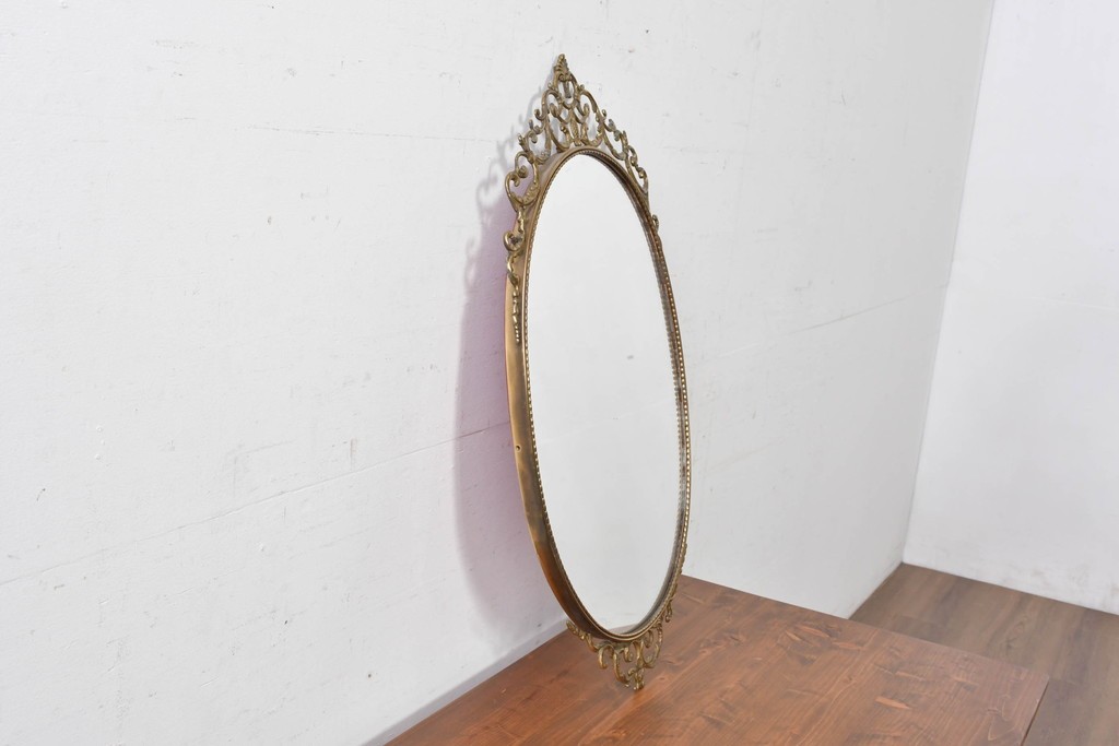 中古　イタリア製　真鍮フレーム　エレガントな透かし装飾の壁掛けミラー　(R-087430)