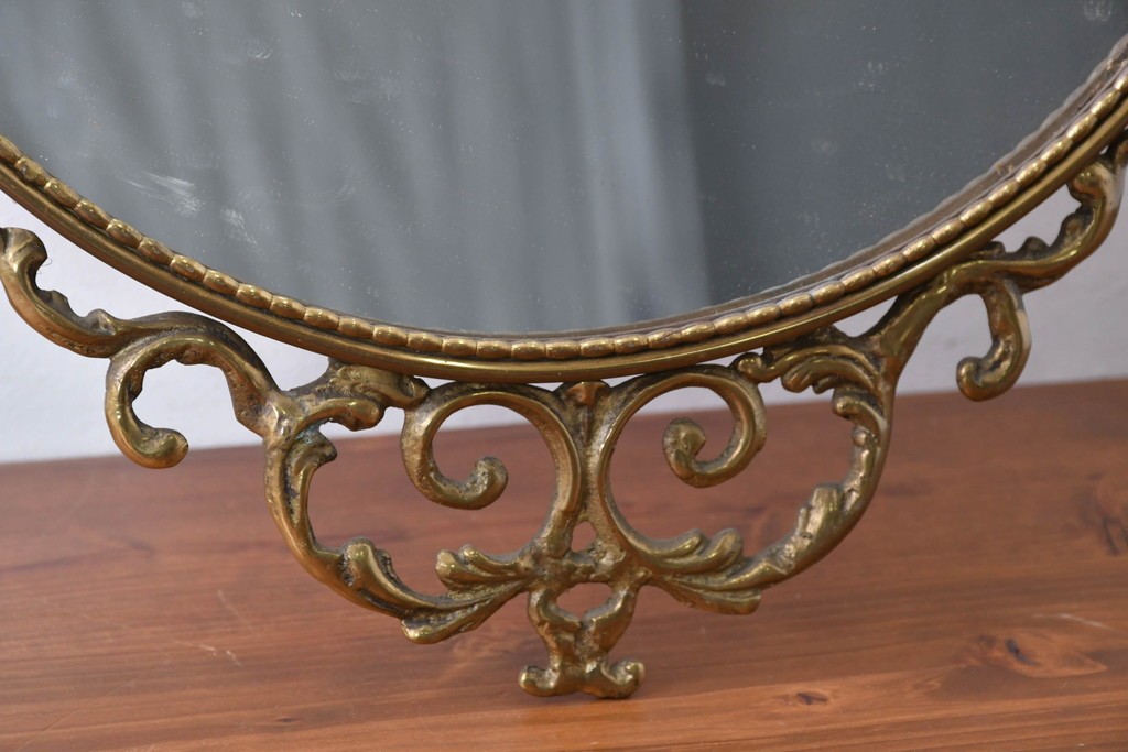 中古　イタリア製　真鍮フレーム　エレガントな透かし装飾の壁掛けミラー　(R-087430)