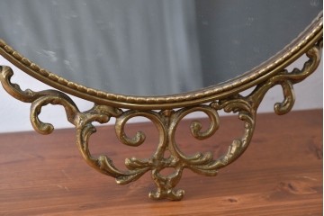 中古　イタリア製　真鍮フレーム　エレガントな透かし装飾の壁掛けミラー　(R-087430)