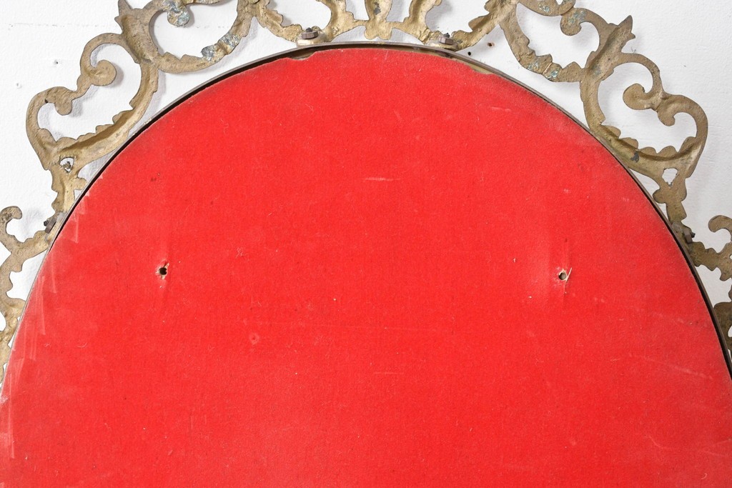 中古　イタリア製　真鍮フレーム　エレガントな透かし装飾の壁掛けミラー　(R-087430)