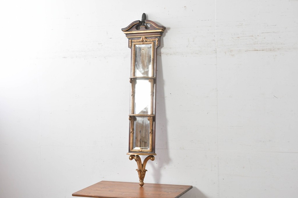 中古　THEODORE ALEXANDER(セオドア・アレキサンダー)　ジョージアン様式　シェルフ付きウォールミラー　(R-087431)