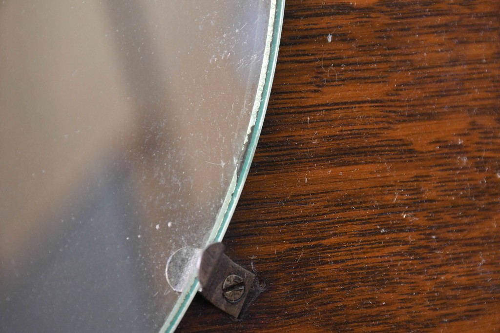 イギリスアンティーク　希少デザイン　オーク材の質感が味わい深いフック付きウォールミラー　(R-087432)