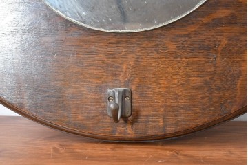 イギリスアンティーク　希少デザイン　オーク材の質感が味わい深いフック付きウォールミラー　(R-087432)