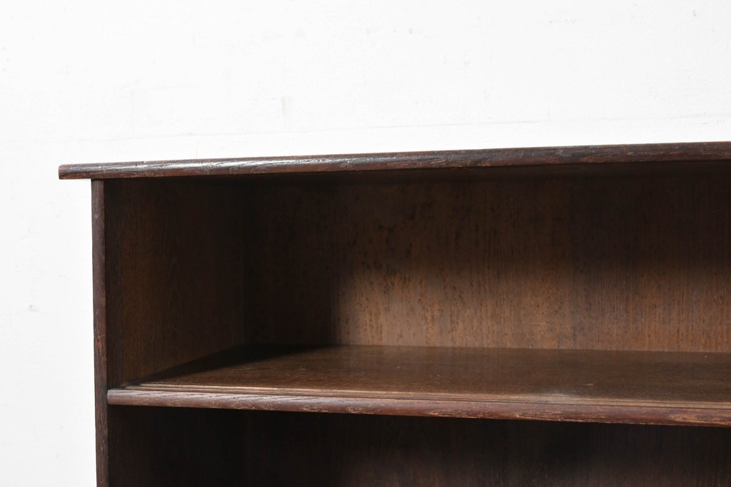 和製アンティーク　華やかな金色の背景に白椿が描かれた槐(エンジュ)材の茶棚　(R-087434)