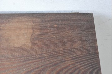 和製アンティーク　華やかな金色の背景に白椿が描かれた槐(エンジュ)材の茶棚　(R-087434)