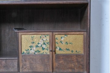 和製アンティーク　華やかな金色の背景に白椿が描かれた槐(エンジュ)材の茶棚　(R-087434)