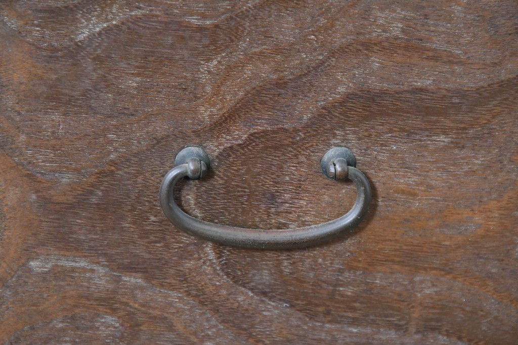 和製アンティーク　華やかな金色の背景に白椿が描かれた槐(エンジュ)材の茶棚　(R-087434)