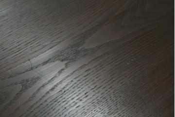 和製アンティーク　華やかな金色の背景に白椿が描かれた槐(エンジュ)材の茶棚　(R-087434)