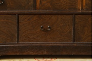 和製アンティーク　華やかな金色の背景に白椿が描かれた槐(エンジュ)材の茶棚　(R-087434)