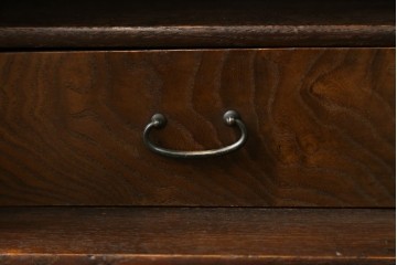 和製アンティーク　華やかな金色の背景に白椿が描かれた槐(エンジュ)材の茶棚　(R-087434)