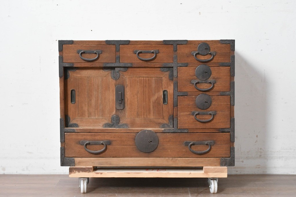 和製アンティーク　総桐材　時代を感じる木地の味わいが魅力の小箪笥　(R-087435)