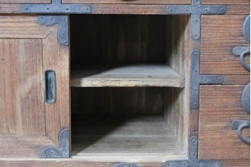 和製アンティーク　総桐材　時代を感じる木地の味わいが魅力の小箪笥　(R-087435)