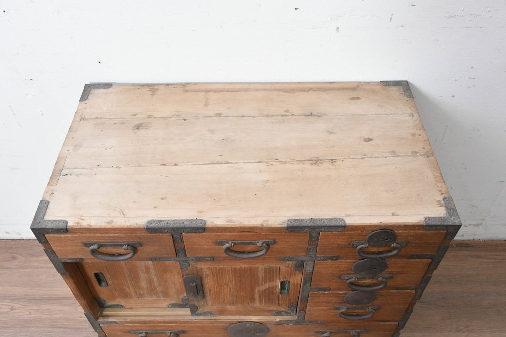 和製アンティーク　総桐材　時代を感じる木地の味わいが魅力の小箪笥　(R-087435)