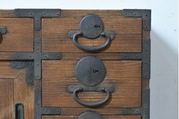 和製アンティーク　総桐材　時代を感じる木地の味わいが魅力の小箪笥　(R-087435)