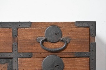 和製アンティーク　総桐材　時代を感じる木地の味わいが魅力の小箪笥　(R-087435)