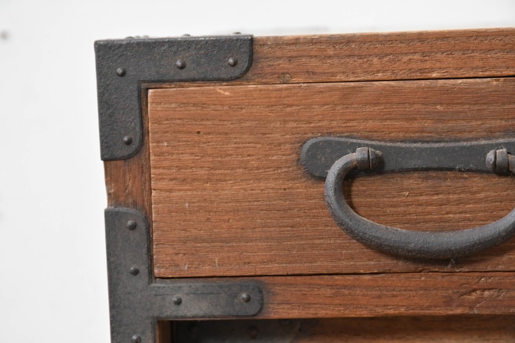 和製アンティーク　総桐材　時代を感じる木地の味わいが魅力の小箪笥　(R-087435)