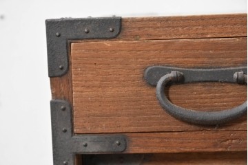 和製アンティーク　総桐材　時代を感じる木地の味わいが魅力の小箪笥　(R-087435)