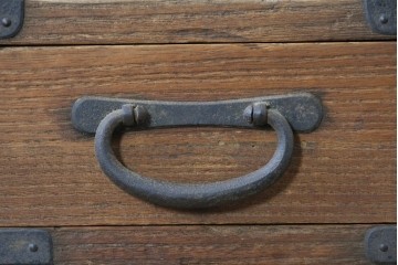 和製アンティーク　総桐材　時代を感じる木地の味わいが魅力の小箪笥　(R-087435)