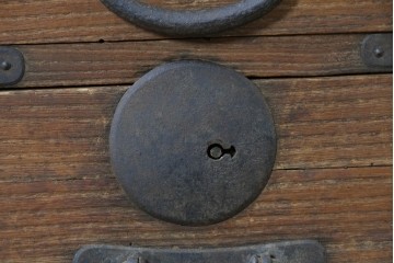 和製アンティーク　総桐材　時代を感じる木地の味わいが魅力の小箪笥　(R-087435)