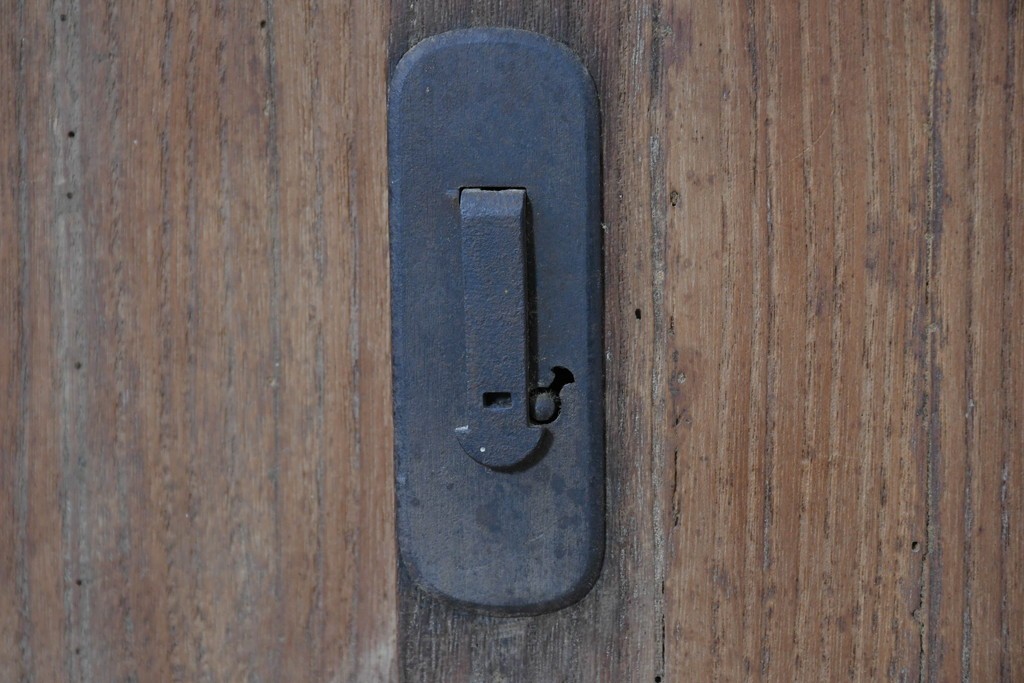 和製アンティーク　総桐材　時代を感じる木地の味わいが魅力の小箪笥　(R-087435)