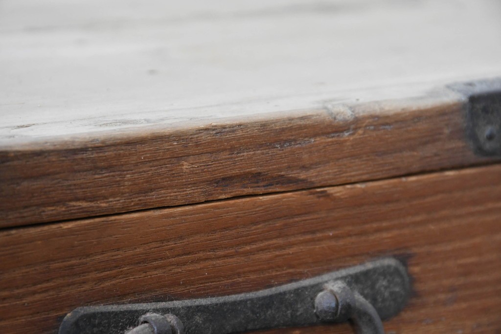 和製アンティーク　総桐材　時代を感じる木地の味わいが魅力の小箪笥　(R-087435)