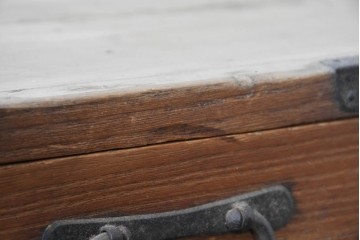 和製アンティーク　総桐材　時代を感じる木地の味わいが魅力の小箪笥　(R-087435)