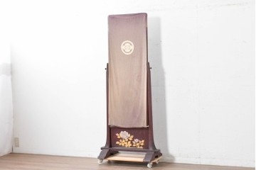 中古　美品　カバー付き　漆塗り　雅やかな蒔絵(牡丹図)が施された姿見　(R-087436)