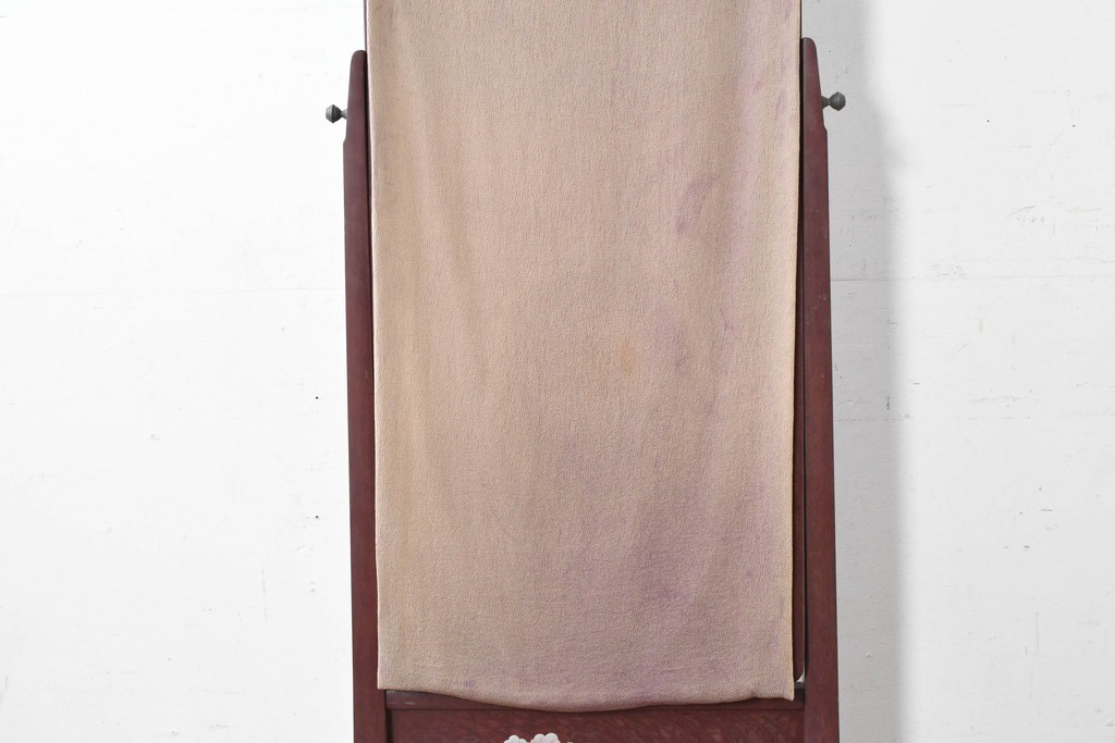 中古　美品　カバー付き　漆塗り　雅やかな蒔絵(牡丹図)が施された姿見　(R-087436)