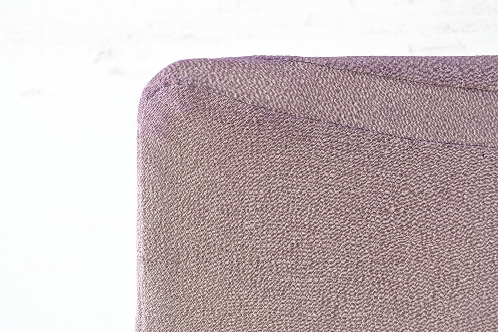 中古　美品　カバー付き　漆塗り　雅やかな蒔絵(牡丹図)が施された姿見　(R-087436)