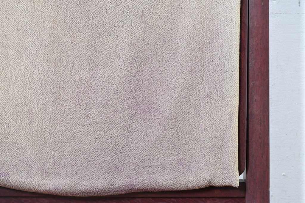 中古　美品　カバー付き　漆塗り　雅やかな蒔絵(牡丹図)が施された姿見　(R-087436)