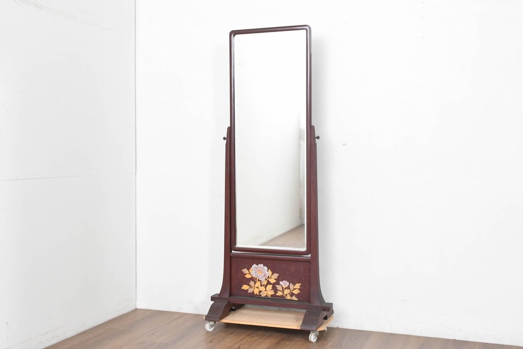 中古　美品　カバー付き　漆塗り　雅やかな蒔絵(牡丹図)が施された姿見　(R-087436)