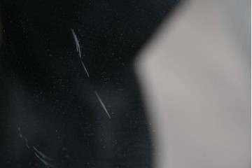 中古　美品　カバー付き　漆塗り　雅やかな蒔絵(牡丹図)が施された姿見　(R-087436)