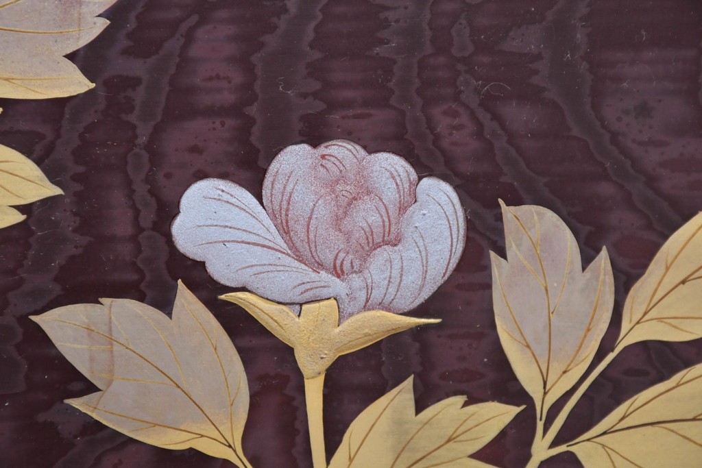 中古　美品　カバー付き　漆塗り　雅やかな蒔絵(牡丹図)が施された姿見　(R-087436)