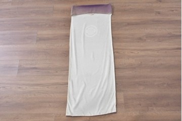 中古　美品　カバー付き　漆塗り　雅やかな蒔絵(牡丹図)が施された姿見　(R-087436)