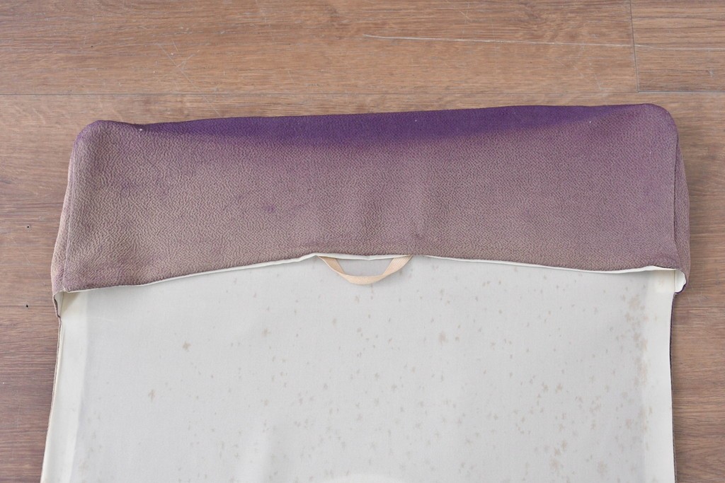 中古　美品　カバー付き　漆塗り　雅やかな蒔絵(牡丹図)が施された姿見　(R-087436)