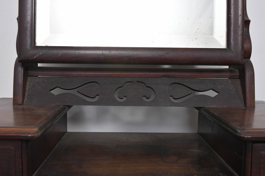 和製アンティーク　指物工芸家具　紫檀(シタン)材　木色が美しい透かし彫り入りの鏡台　(R-087437)