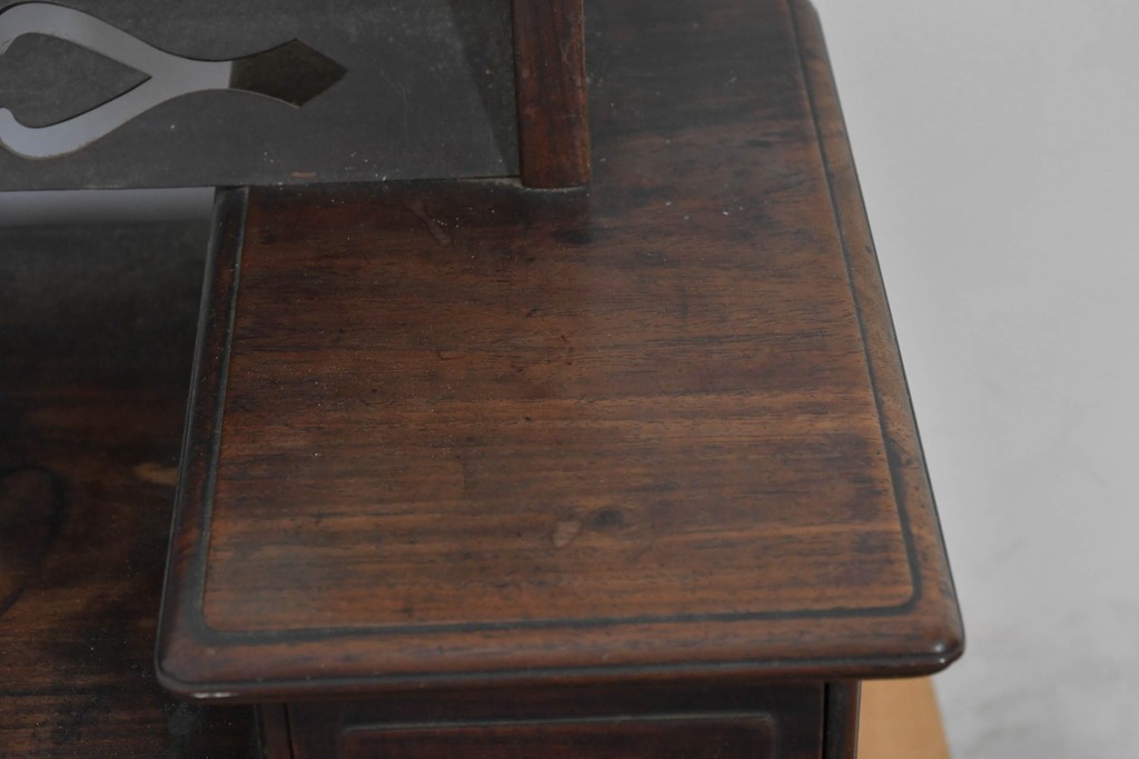 和製アンティーク　指物工芸家具　紫檀(シタン)材　木色が美しい透かし彫り入りの鏡台　(R-087437)