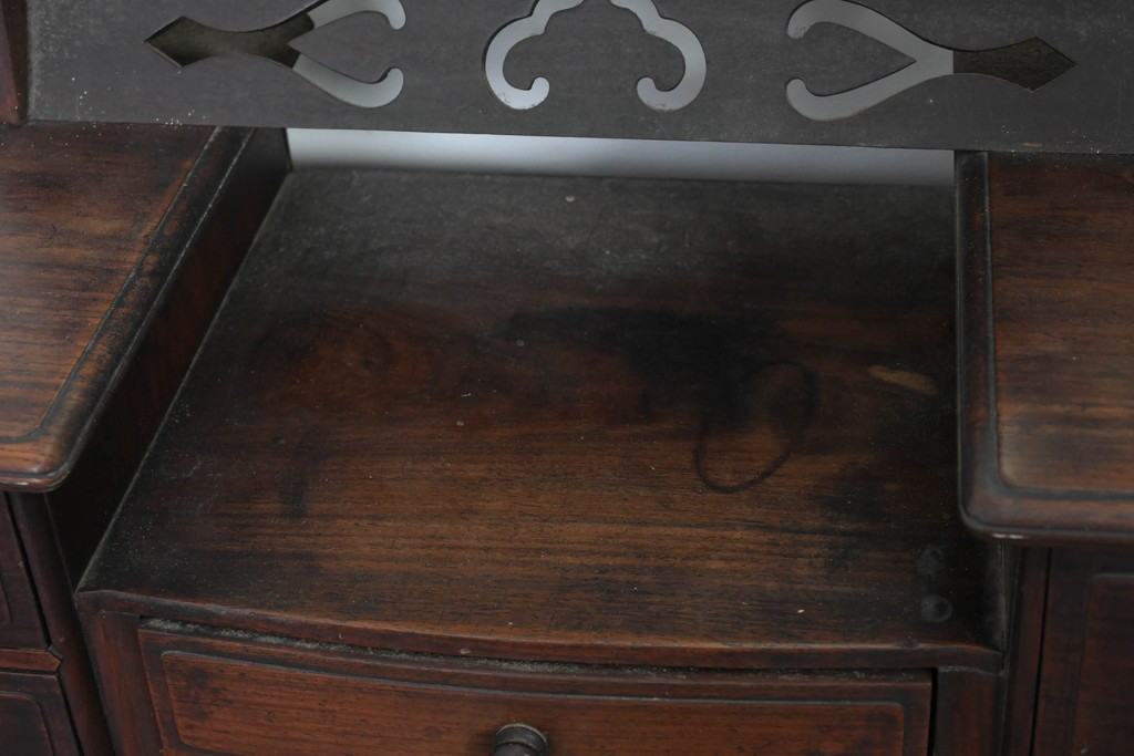 和製アンティーク　指物工芸家具　紫檀(シタン)材　木色が美しい透かし彫り入りの鏡台　(R-087437)