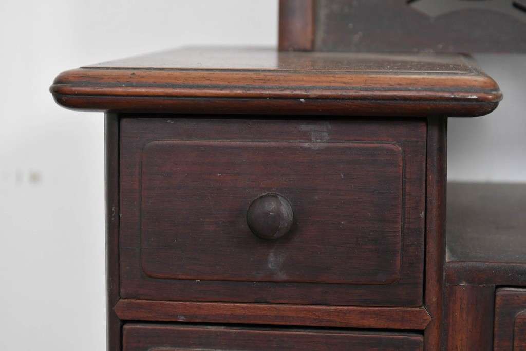 和製アンティーク　指物工芸家具　紫檀(シタン)材　木色が美しい透かし彫り入りの鏡台　(R-087437)