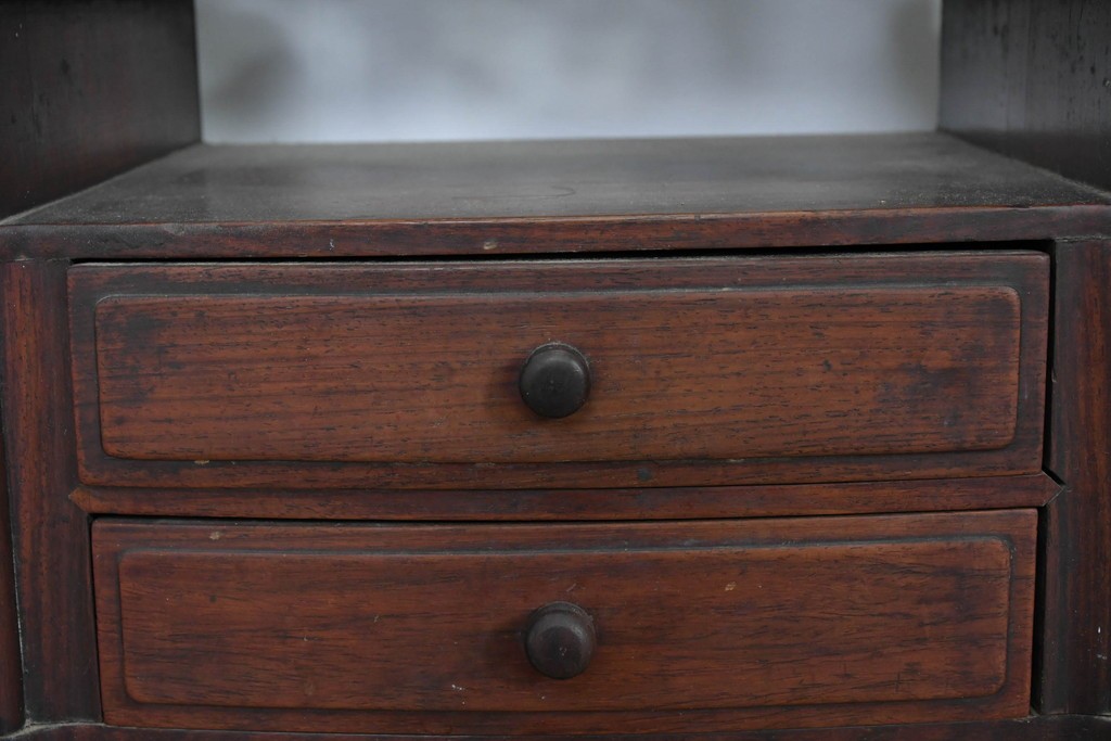 和製アンティーク　指物工芸家具　紫檀(シタン)材　木色が美しい透かし彫り入りの鏡台　(R-087437)