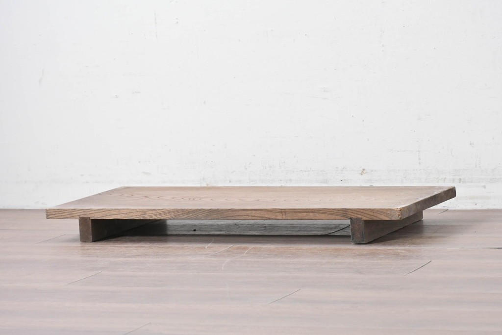 和製アンティーク　ダイナミックな木目が味わい深い欅(ケヤキ)材一枚板の裁ち板　(R-087438)