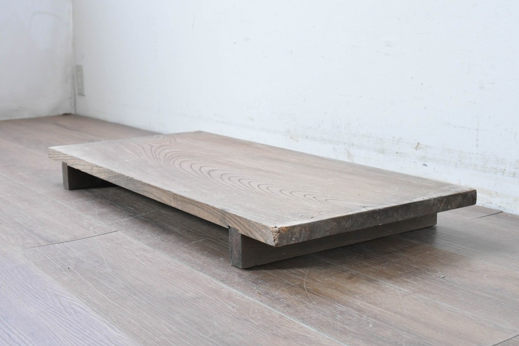 和製アンティーク　ダイナミックな木目が味わい深い欅(ケヤキ)材一枚板の裁ち板　(R-087438)