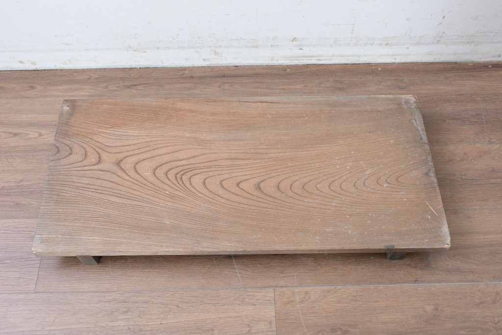 和製アンティーク　ダイナミックな木目が味わい深い欅(ケヤキ)材一枚板の裁ち板　(R-087438)