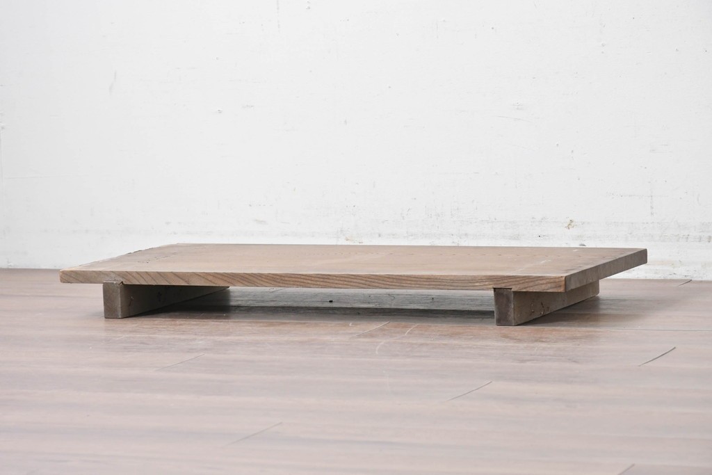 和製アンティーク　ダイナミックな木目が味わい深い欅(ケヤキ)材一枚板の裁ち板　(R-087439)