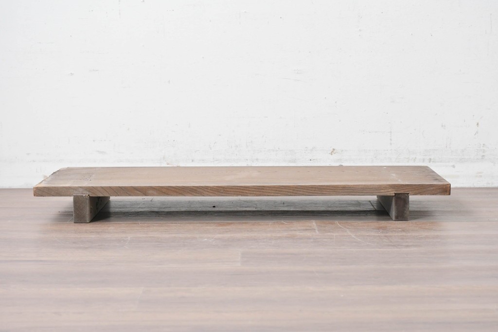 和製アンティーク　ダイナミックな木目が味わい深い欅(ケヤキ)材一枚板の裁ち板　(R-087439)