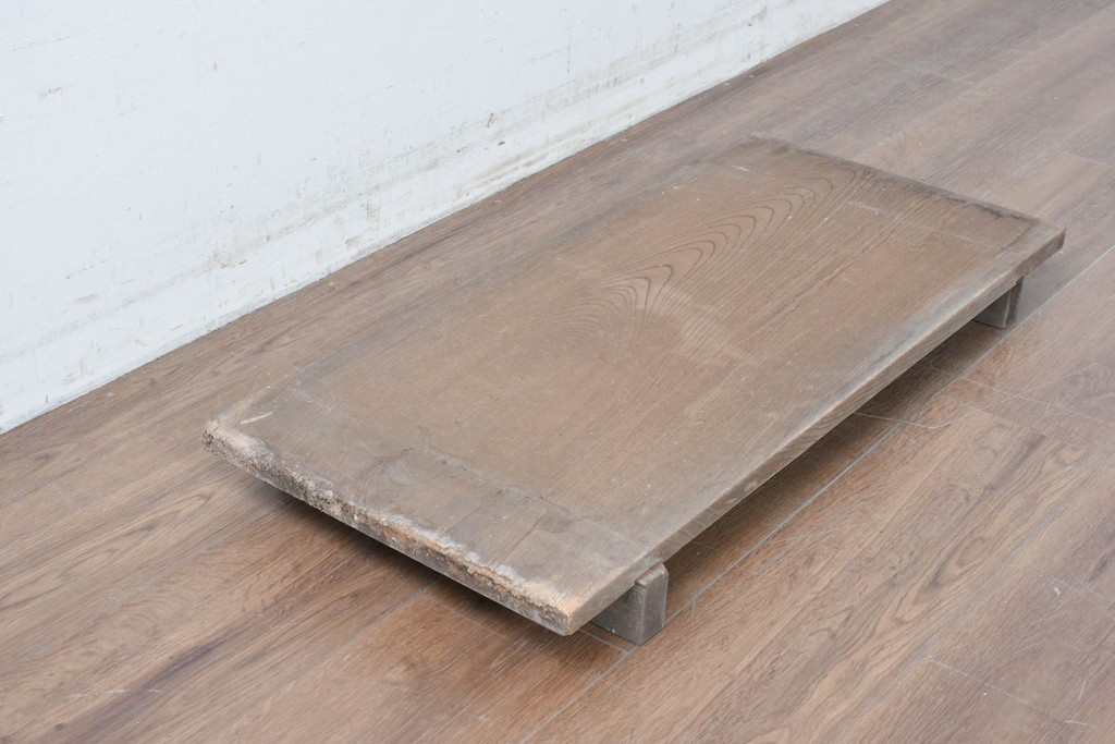 和製アンティーク　ダイナミックな木目が味わい深い欅(ケヤキ)材一枚板の裁ち板　(R-087439)