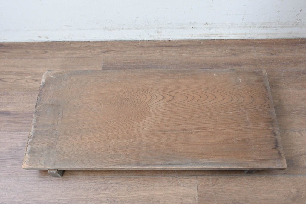 和製アンティーク　ダイナミックな木目が味わい深い欅(ケヤキ)材一枚板の裁ち板　(R-087439)