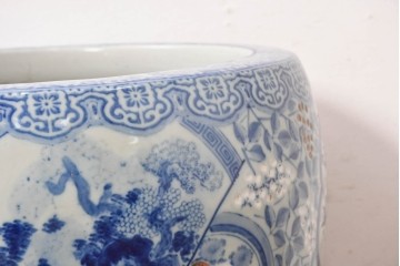 【簡易リペア限定品】　和製アンティーク　濃淡のある染付(梅・松)に金彩のアクセントが映える瀬戸火鉢　(R-087440)