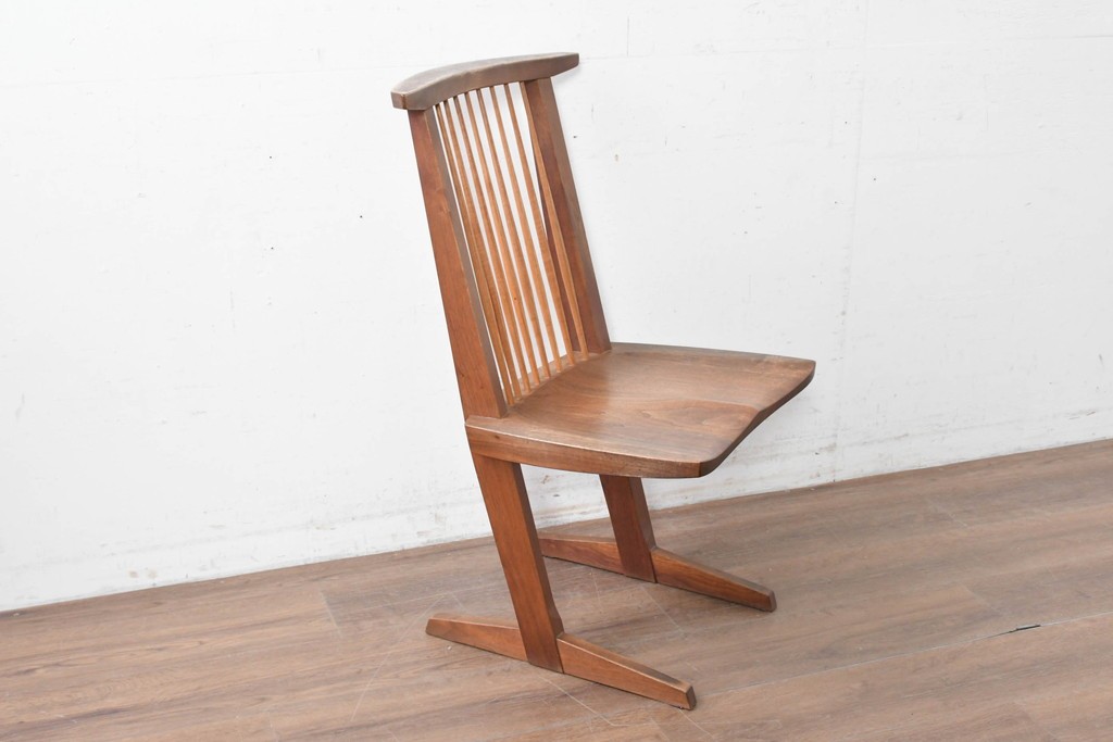 和製ヴィンテージ　名作　ジョージ・ナカシマ(George Nakashima)　ミングレン(MINGUREN)　洗練されたスポークバックデザインのコノイドチェア(CONOID CHAIR)　(R-087441)